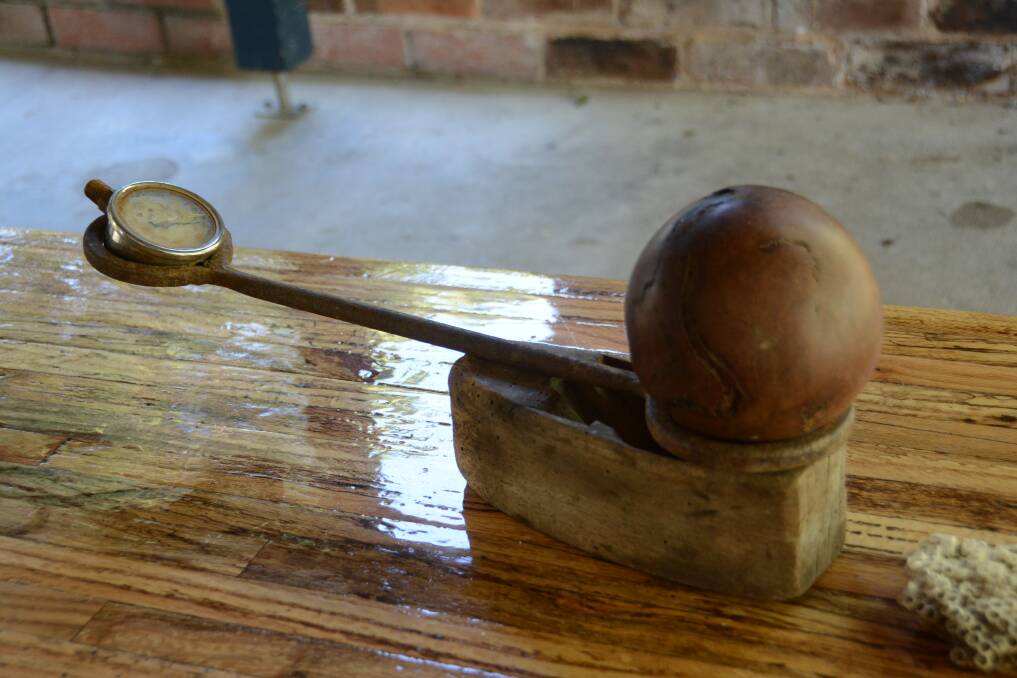 Sculpt: For "pure enjoyment", Rod spent a weekend turning some bloodwood into a ball.
