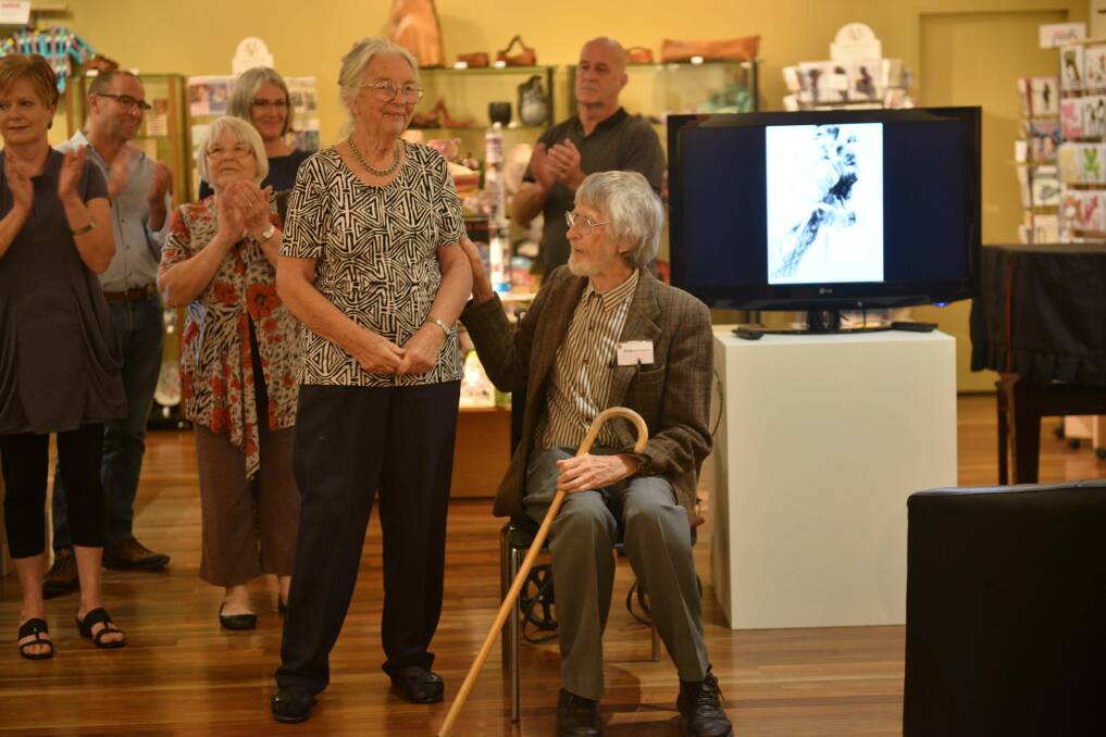 Jocelyn Maughan OAM and Robin Norling OAM at Robin’s exhibition in 2016 at the Manning Regional Art Gallery. Photo: Julie Slavin.