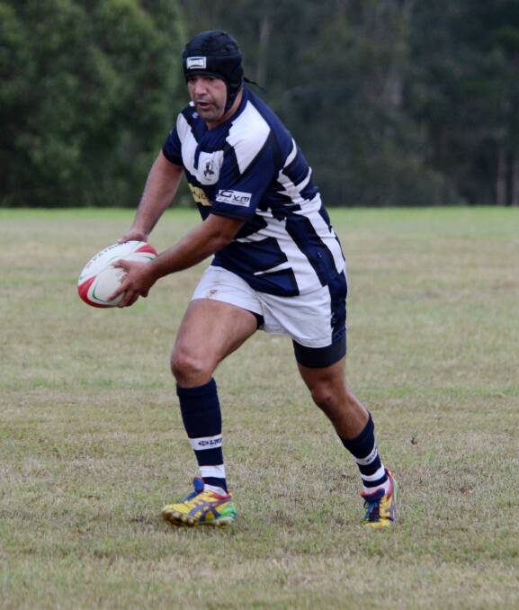 Ratz front rower Wayne Gahan about to take on the defence. The Ratz meeting unbeaten Forster-Tuncurry tomorrow.