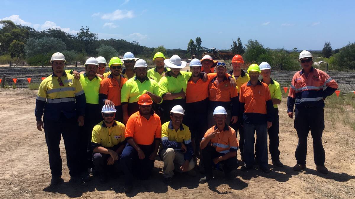 The students on the last day of the course at the Nabiac site.