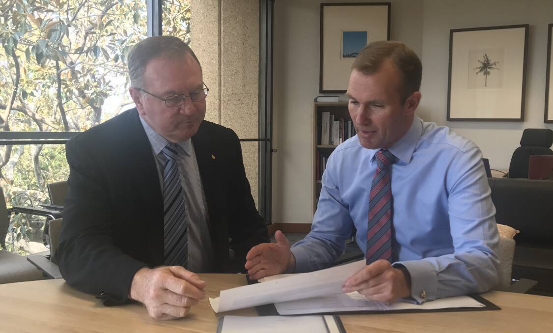 Member for Myall Lakes Stephen Bromhead and Education Minister Rob Stokes.