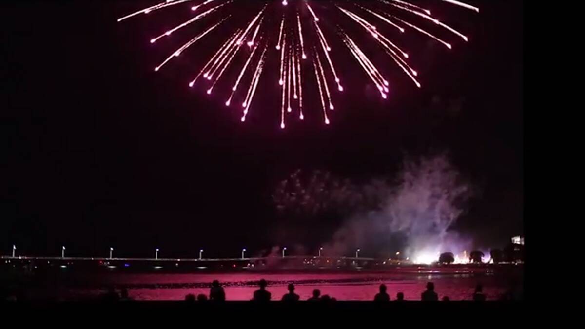 Youtube around The Great Lakes - Great Lakes NSW NYE Fireworks 2014 - Forster Tuncurry