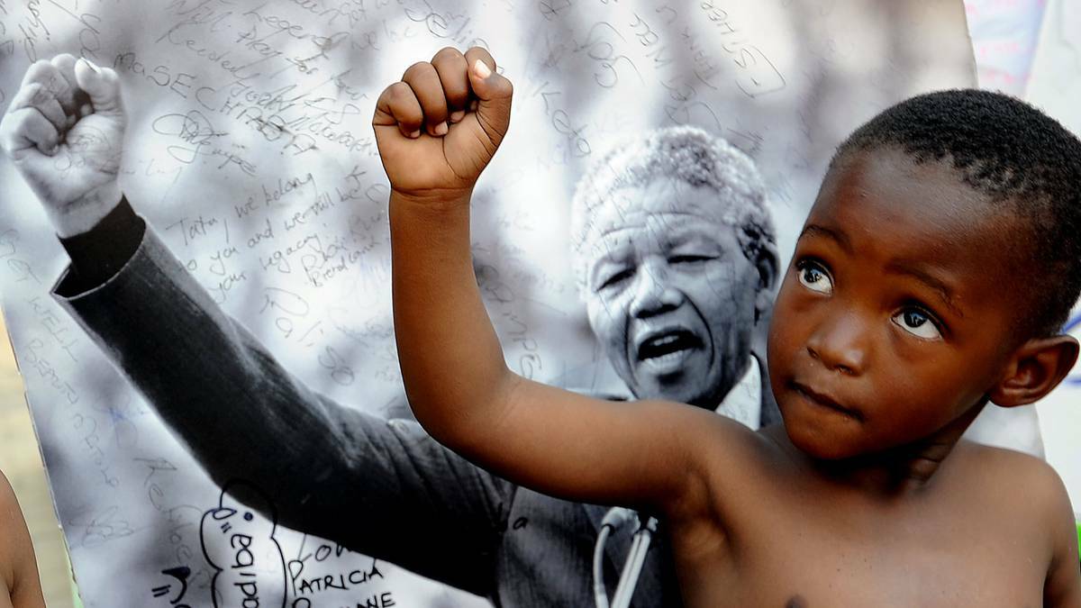 SOCIAL MEDIA: Tributes for Nelson Mandela