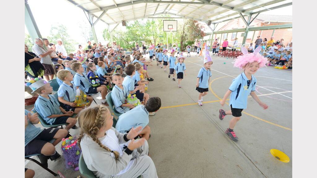 Tinonee school Easter hat parade