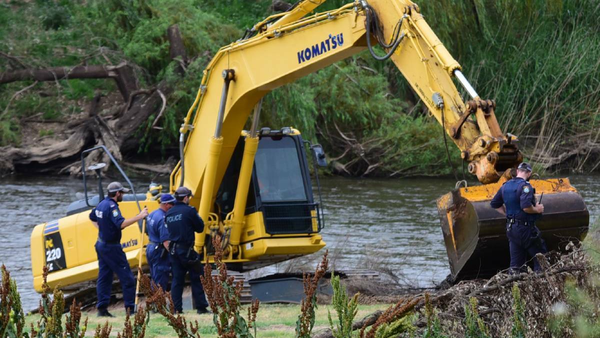 SEARCH: Police scour the Butlers Falls area on December 6 looking for the remains of Lateesha Nolan. Photo: BELINDA SOOLE 
