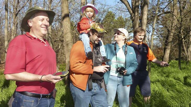 Tankengine, Eynowd (with Tiger-Monkey on his shoulders), Dvixen and Mtrax on the hunt for a geocache in Weston Park
