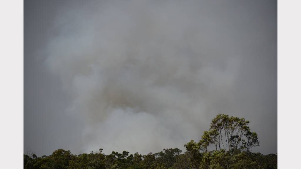 EMERGENCY WARNING: Bushfire shuts Pacific Highway near Taree