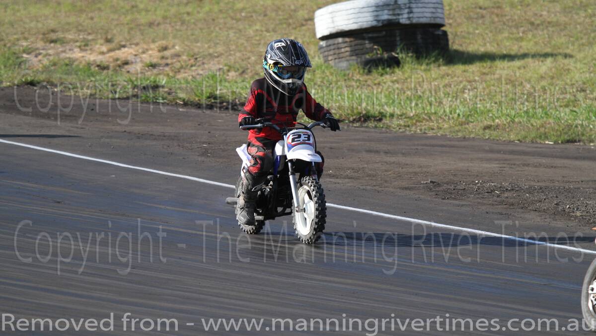 FORMER world champions Troy Bayliss and Jason Crump were star attractions at Taree Motor Cycle Club's bumper twilight meeting on Saturday 7th September.