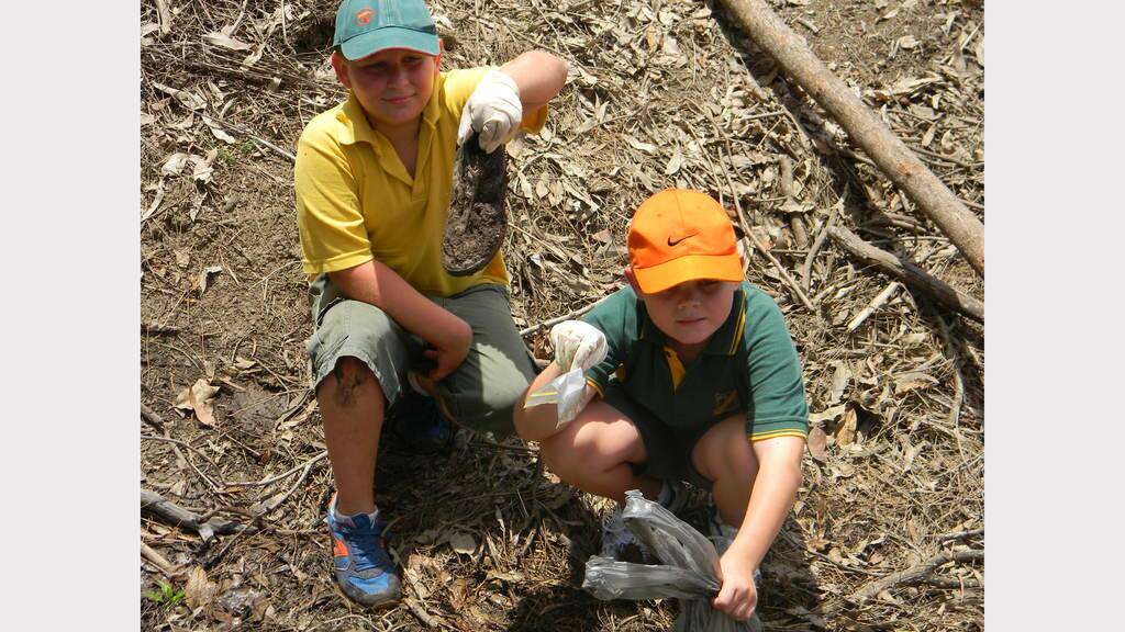 Chatham Primary Tidy Up Taree - Year 5 and Year 6. 