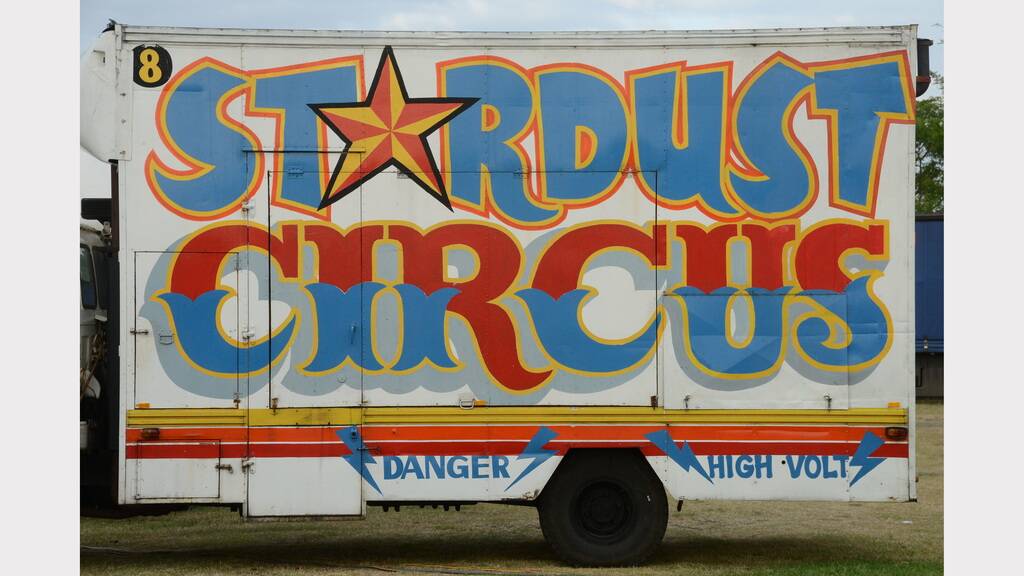 Stardust Circus at Taree - Pictures at Daybreak