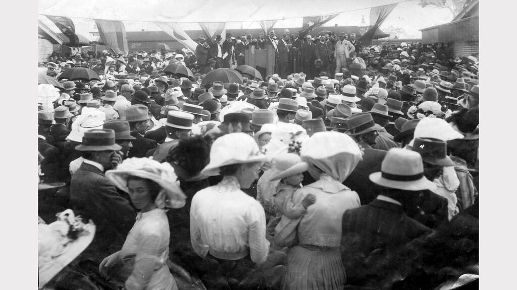 The crowd at Taree on opening day 1913. Manning Valley Historical Society photo