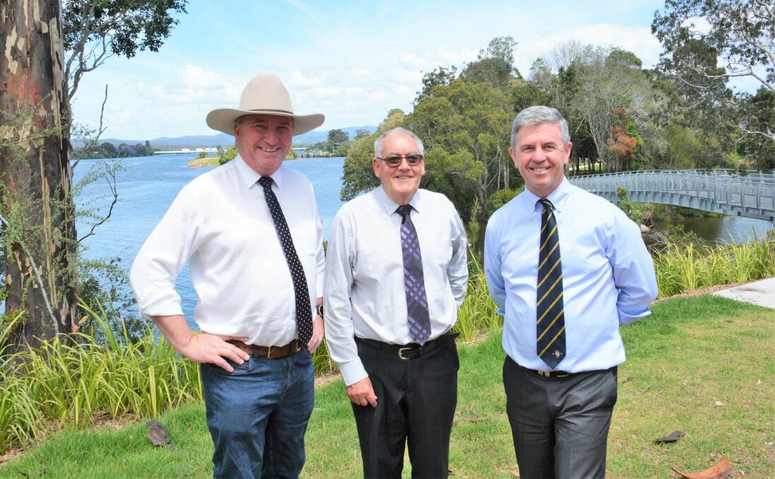 Figtrees on the Manning update: Acting Prime Minister Barnaby Joyce, Bushland Health Group chief executive officer Denis Hawkins OAM, Federal member for Lyne Dr David Gillespie. Photo: Sarah Chalmers. 