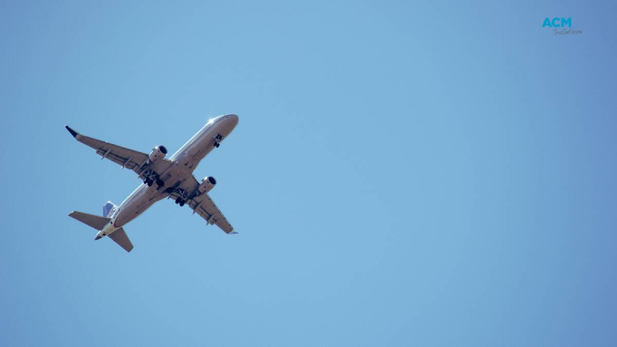 Plane flying. Picture via Canva