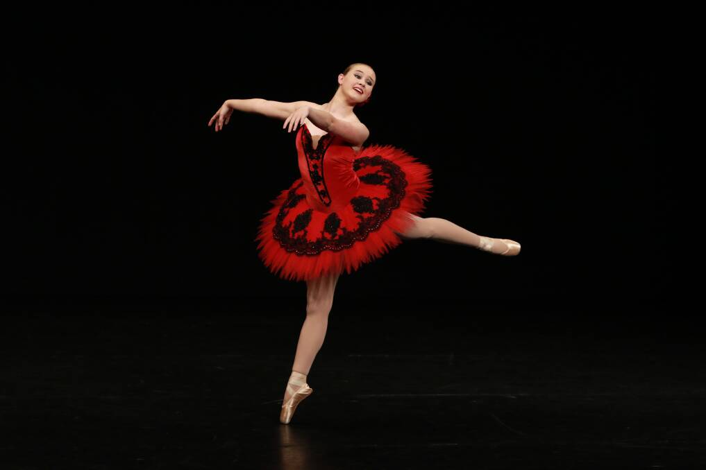 Hannah McKenzie (Taree) was the winner of Section 645 Open Senior Classical Ballet Solo 23 years and under.