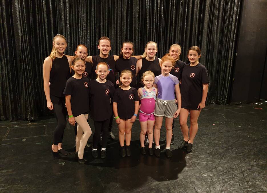 Masterclass: Neve Baker, Bella Balcombe, Sharlet Dunkley, Ava Gilbert, Haylea Lewis, Breanna Lewis, Holly Ivers, Tamzin Ivers, Jordan Tang, Charlie Tang with teacher, and former Port Macquarie dancer, Ryan Smith.