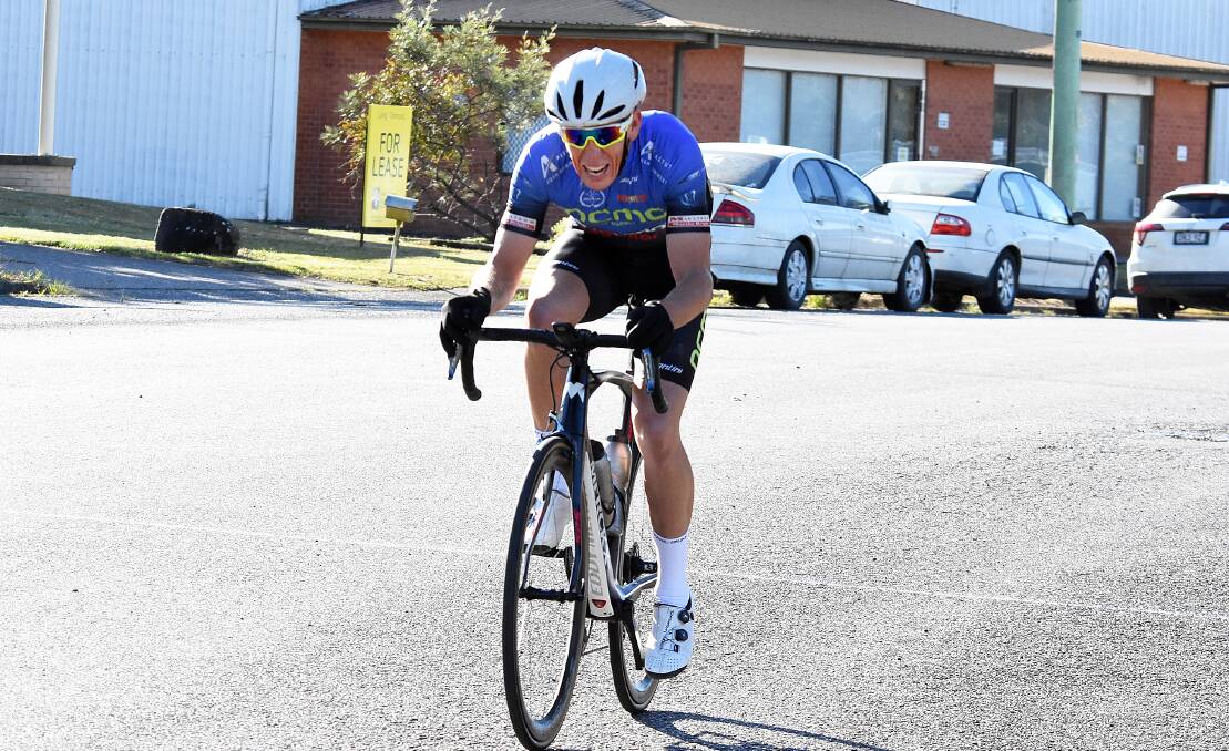Glenn Matkiske powers away to win the criterium at Kolodon and claim the Tour of the Manning.