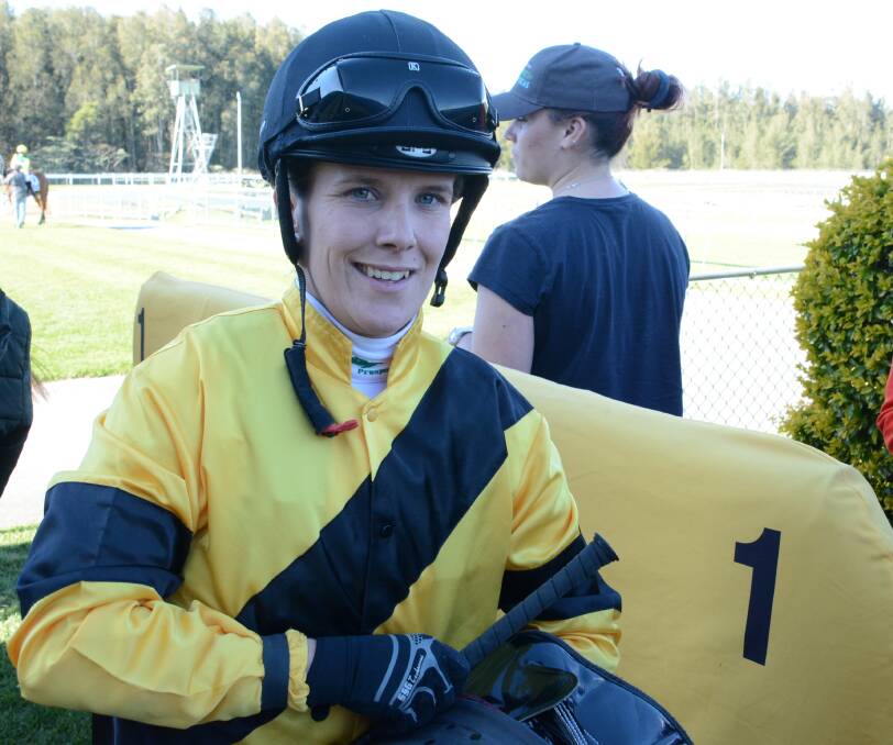 Samantha Clenton steered Magnalane to win the Mid North Coast Country Championship qualifier raced at Taree on Sunday.