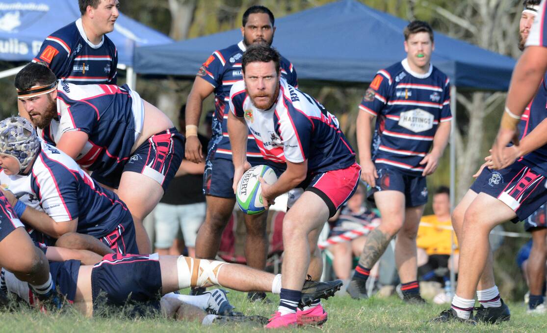 Mitch Carter feeds his backline during the major semi-final played at Taree Rugby Park.