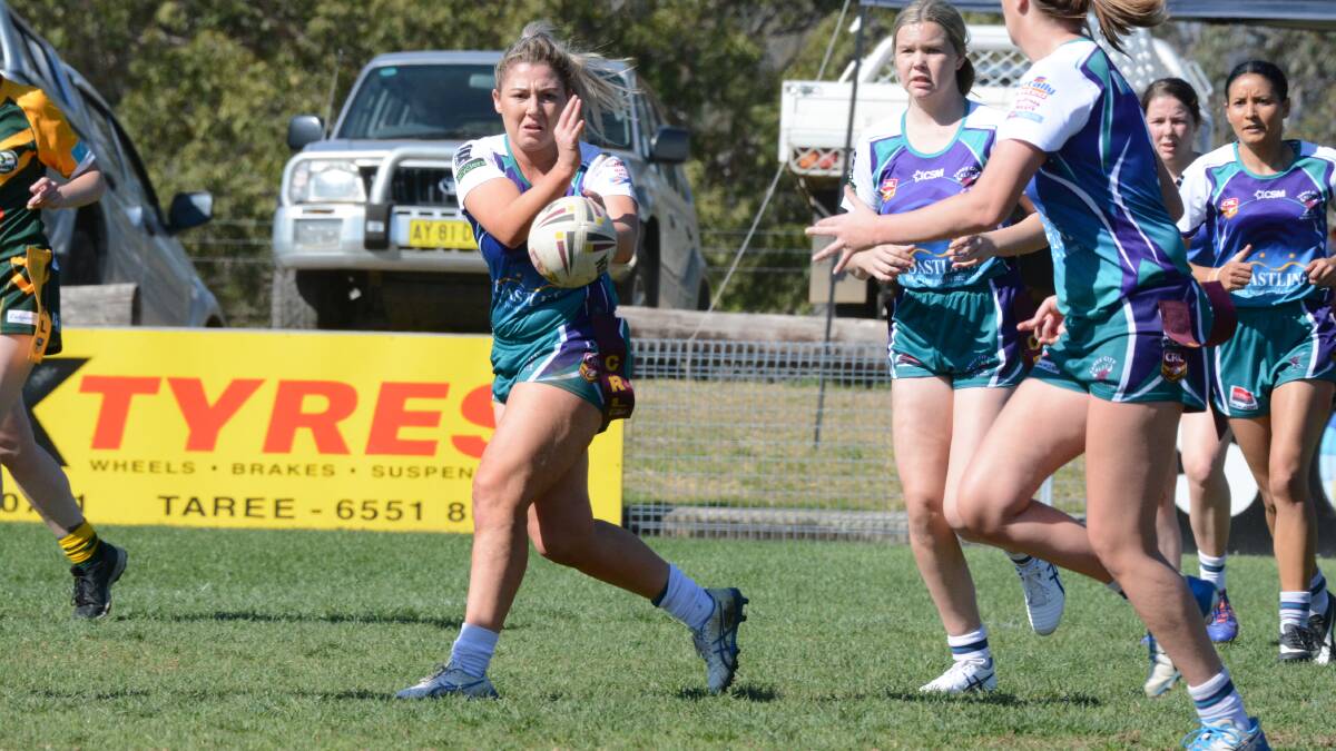 Sarah O'Connor fires out a pass for Taree City in a league tag clash this season.