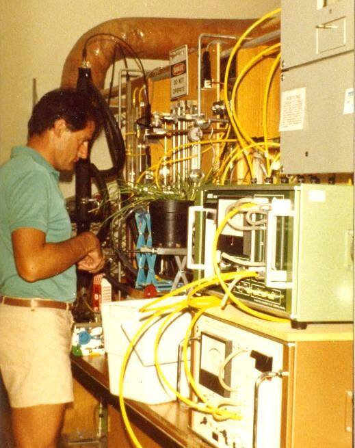 Working on an experiment at ANU in 1977.