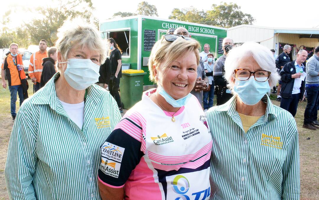 Tanya Bridge (centre) with Dianne Carroll and Bonita Lindfield from Manning Valley Can Assist at the 2021 event.