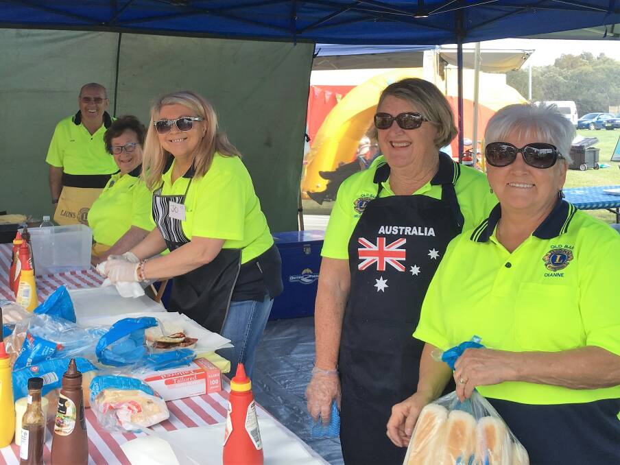 On barbecue duty at the Old Bar Beach Festival: Lions Kevin Thornton, Robyn Robertson, Jo-Ann Keen, Helen Williams, Diane Deguara.