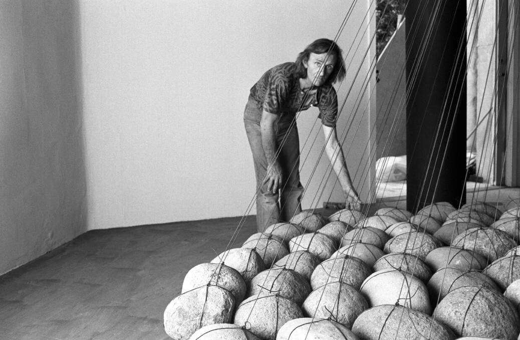 Artist Ken Unsworth completes his installation in the Australia Pavilion at the Venice Biennale, June 1978. Picture: Getty Images