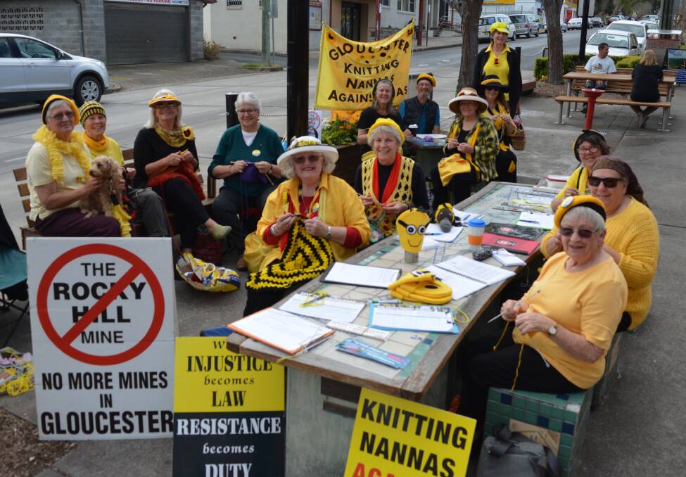 Gloucester Knitting Nannas where joined by the Downstream Knitting Nannas of the Mid North Coast in the meeting place prior to the hearing.