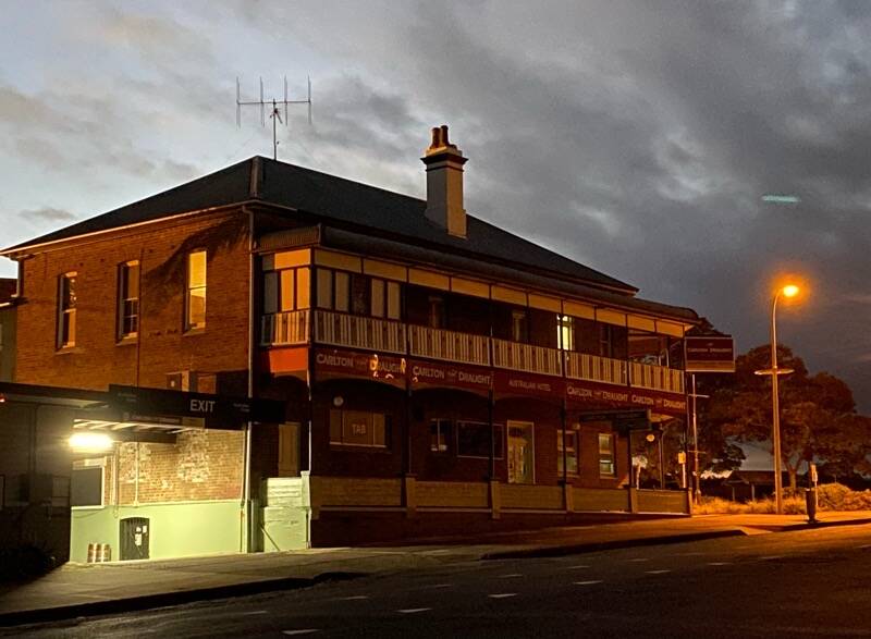 Early morning photo of the Australian Hotel in Wingham.