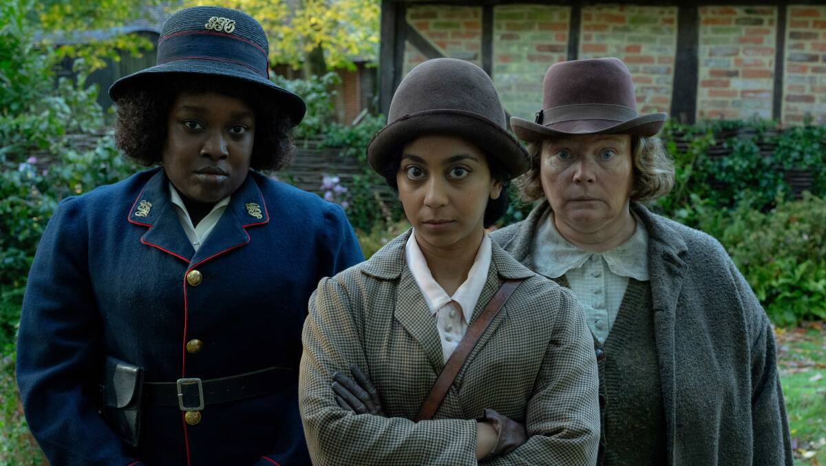 Lolly Adefope as Kate, Anjana Vasan as Gladys Moss and Joanna Scanlan as Acteur in Wicked Little Letters. Picture Studiocanal
