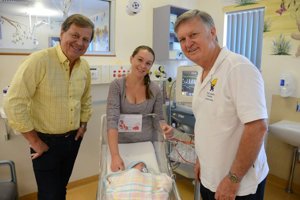 Ray Martin AM on a previous visit to Manning Hospital with the Humpty Dumpty Foundation.