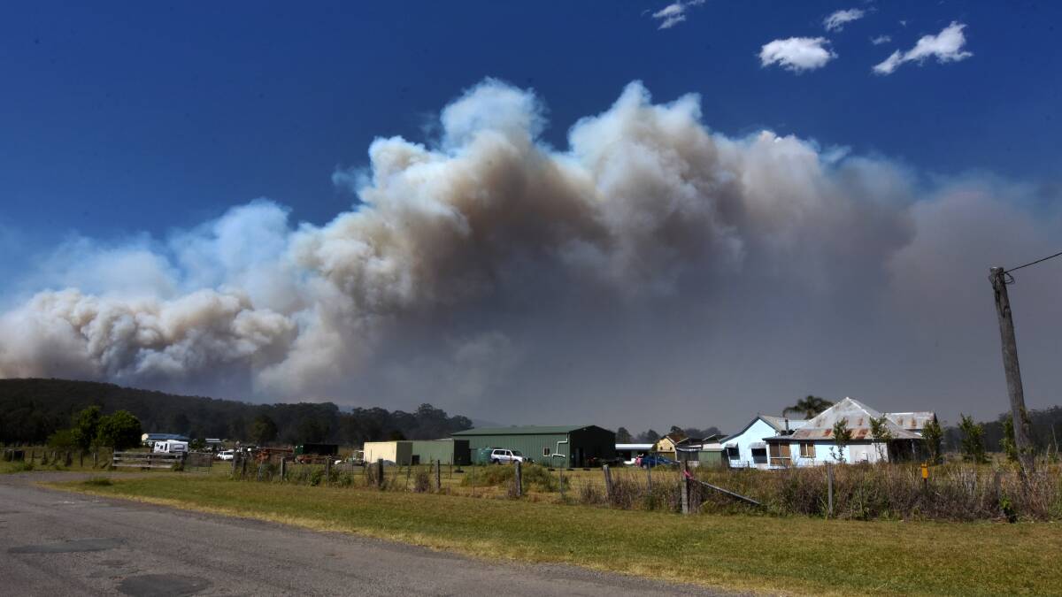 The Hillville fire as seen from Nabiac. Photo: Scott Calvin