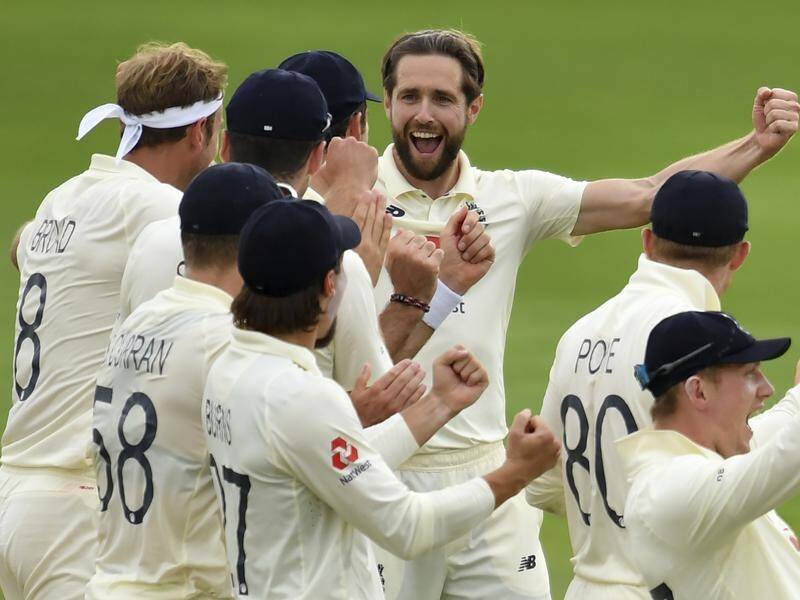 England are in control of the second Test after reducing Pakistan to 5-126 before rain stopped play.