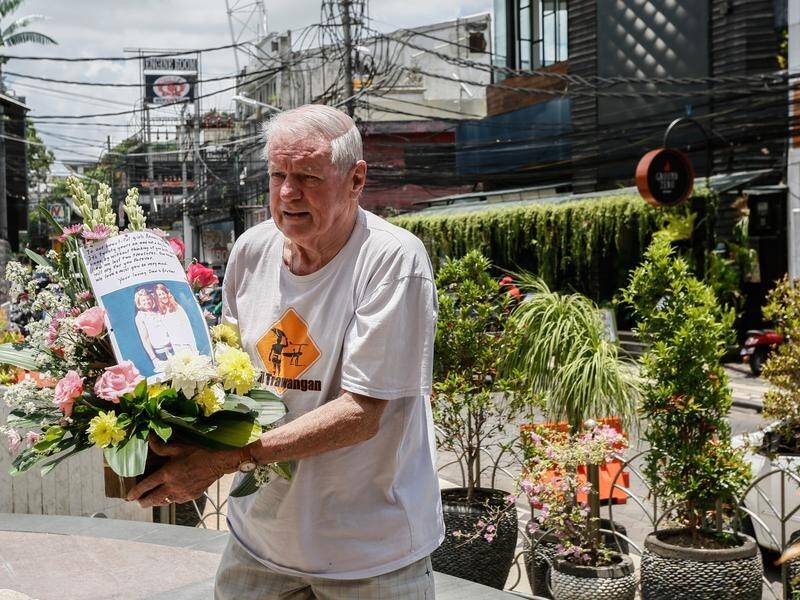 Danny Hanley will lay flowers in Bali in memory of his daughters Simone and Renae. (Putu Sayoga/AAP PHOTOS)