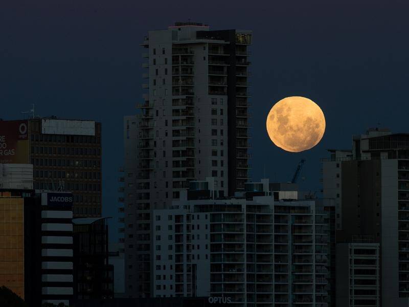 Stargazers in Perth were in for a treat with a 150-year event - a super blue blood moon.