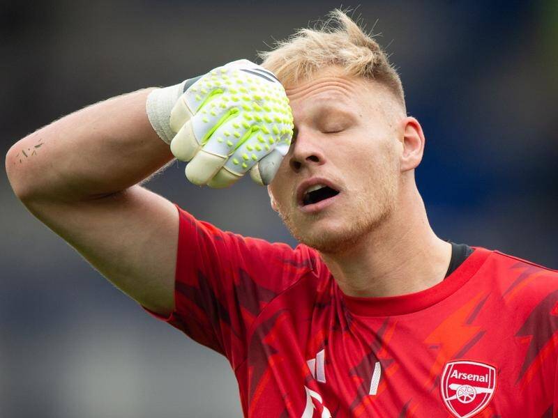 'Keeper Aaron Ramsdale is doing it tough after being dropped from the Arsenal team, says his father. (EPA PHOTO)