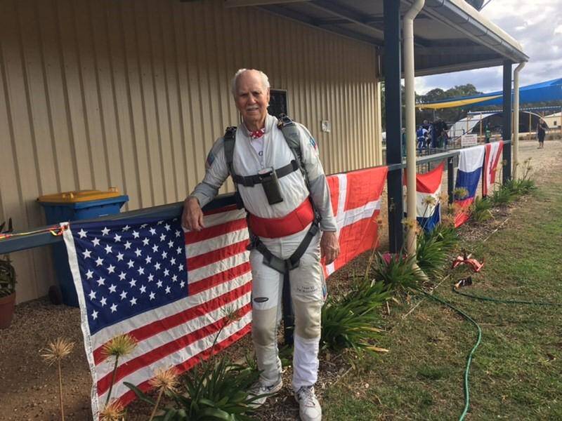 86-year-old American skydiver Pat Moorehead is competing in a parachutist meeting in Victoria.
