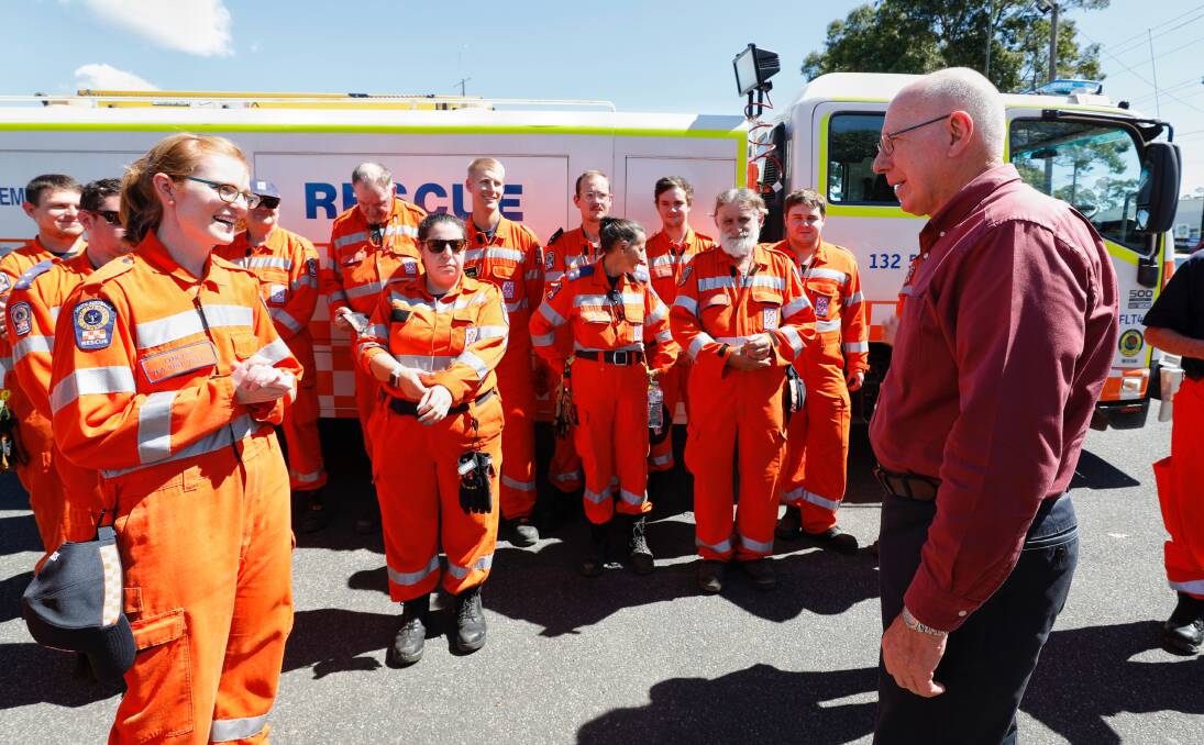 Governor General David Hurley was briefed by State Emergency Service personnel in Taree. Photo: supplied.